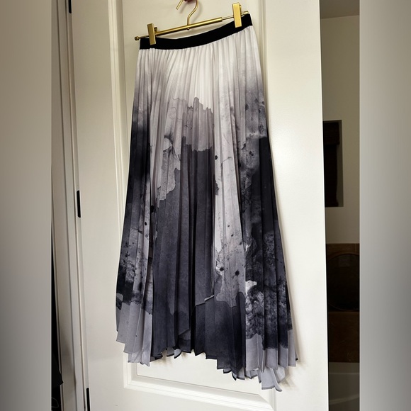 Watercolor Pleated Skirt - Picture 8 of 9